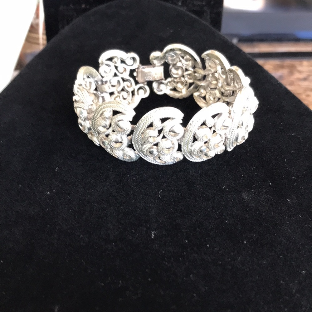 Coro Jewelry-Coro Pegasus Vintage Wide Link Silver Bracelet-Silver-Size: 7 14 | - Picture 7 of 8